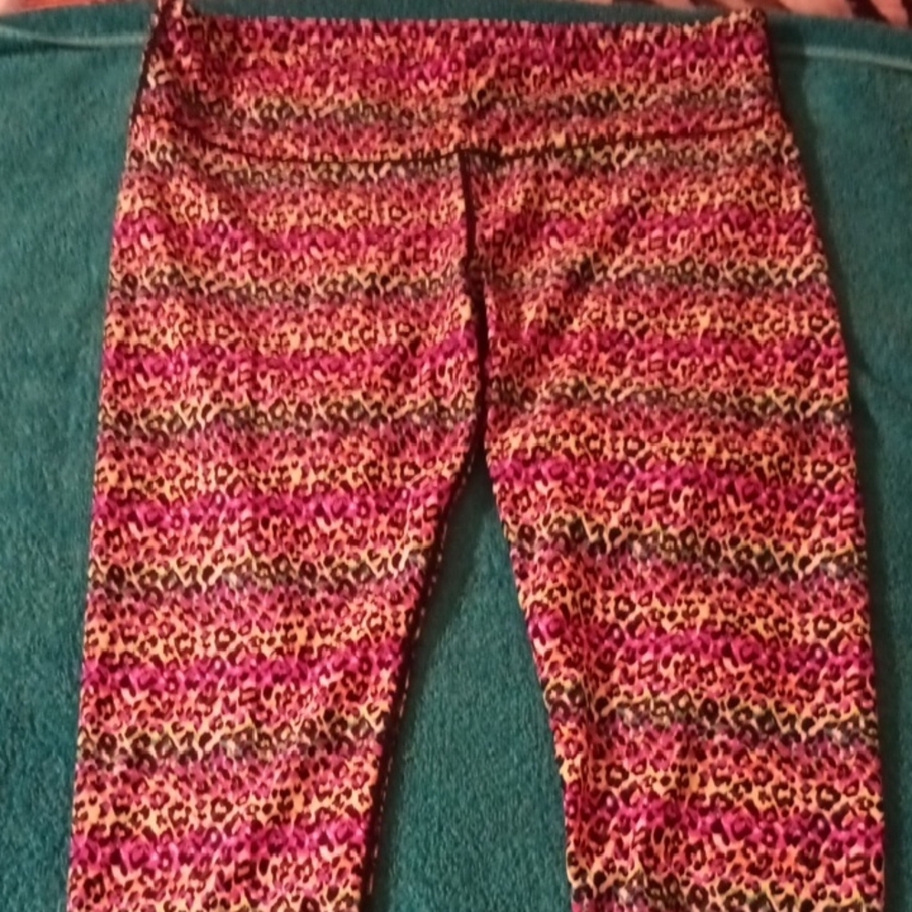 Colorful Leopard Print Women's Leggings Capri Style